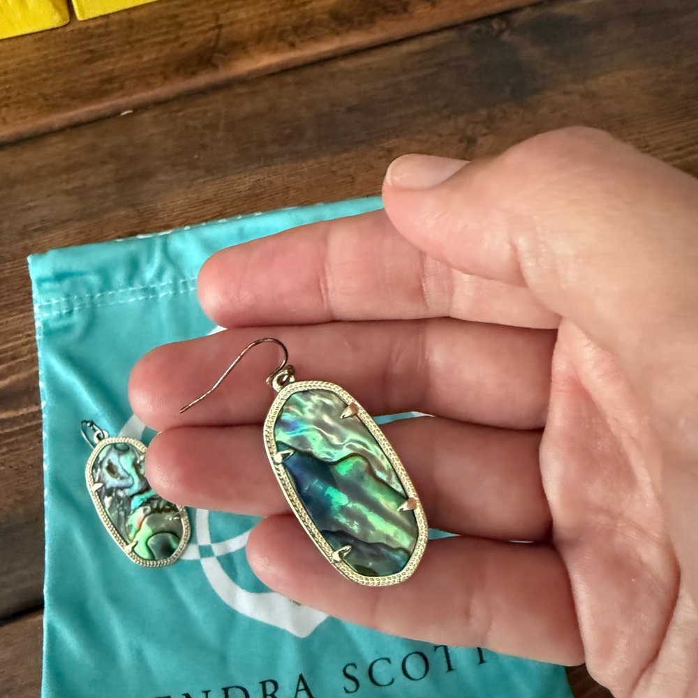 Kendra Scott | Elle Gold Drop Earrings with Abalone Shell Inlay - Picture 3 of 3